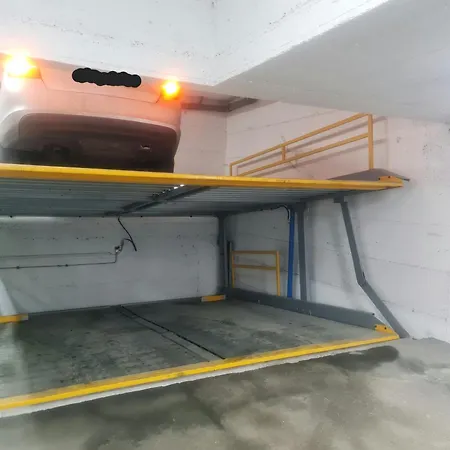 Porodicno-poslovni Udoban Stan Belgrade