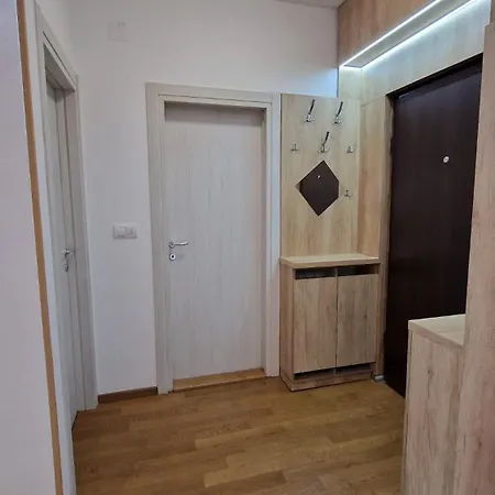 Porodicno-poslovni Udoban Stan Appartement Belgrade