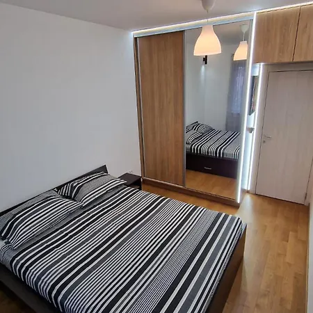 Porodicno-poslovni Udoban Stan Appartement Belgrade